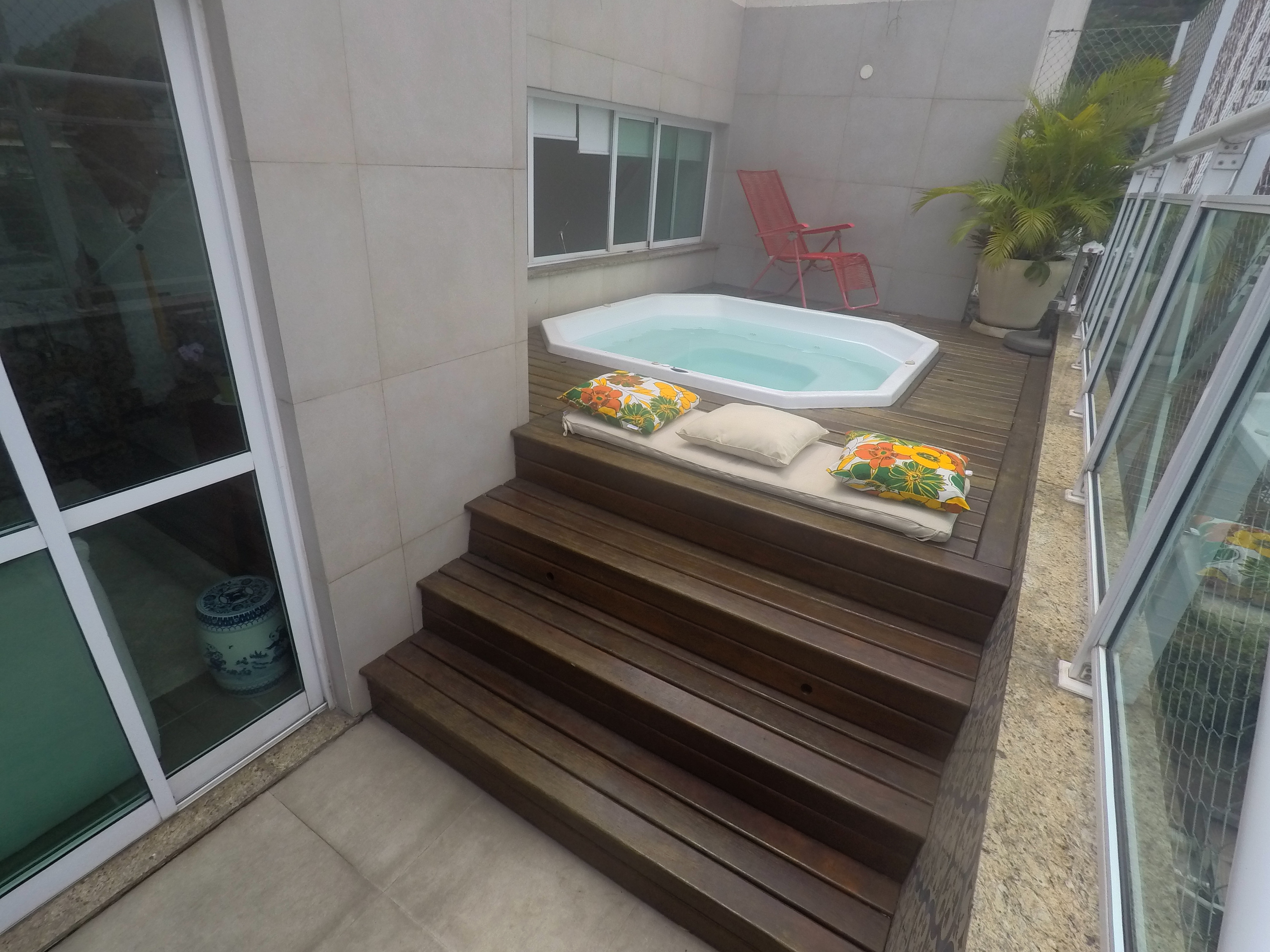 Cobertura para locação no Humaitá duplex com elevador 2vagas