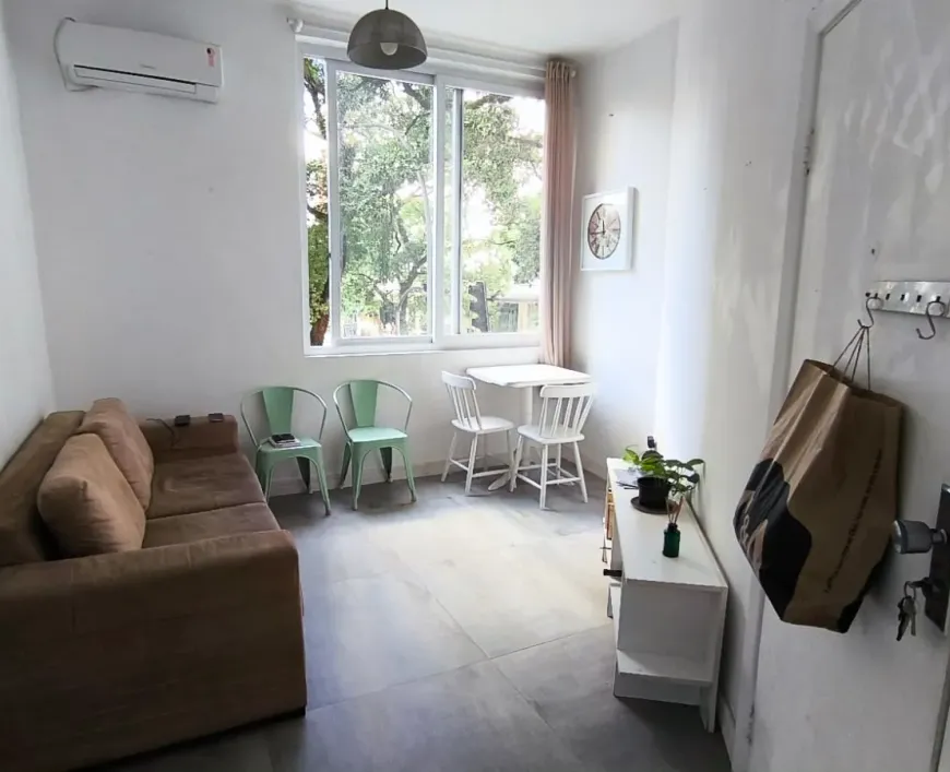 Apartamento à venda em Copacabana com 1 Quarto - Perto Metro