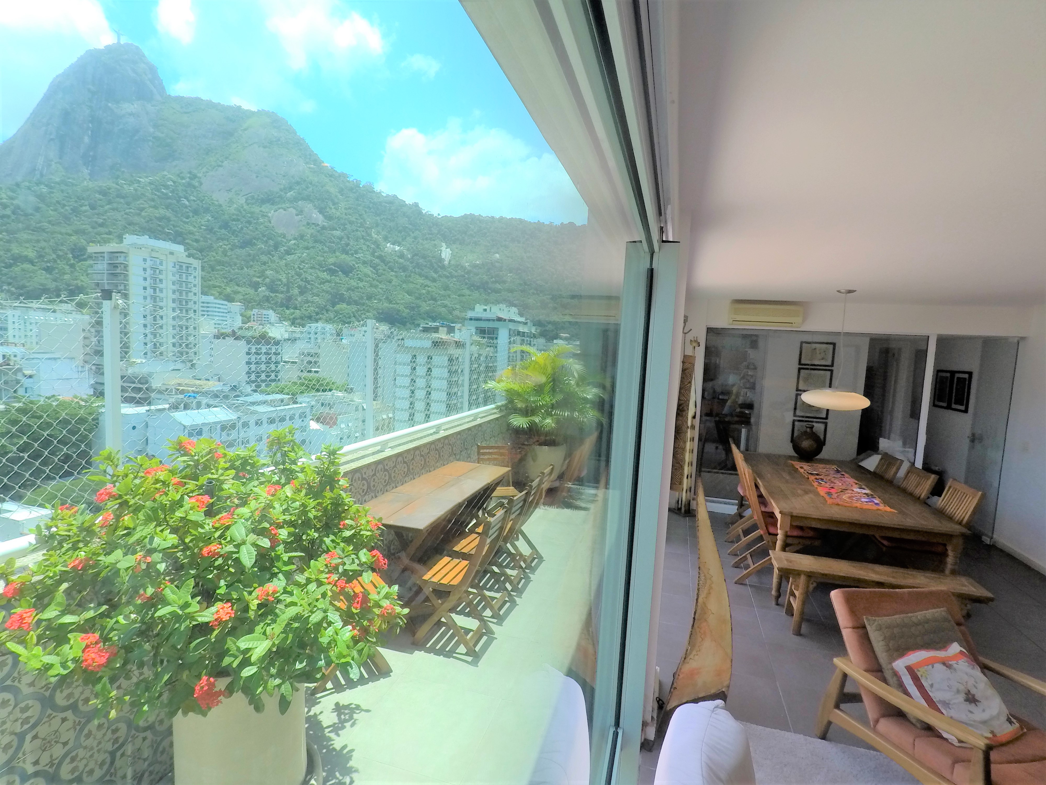 Cobertura para locação no Humaitá duplex com elevador 2vagas