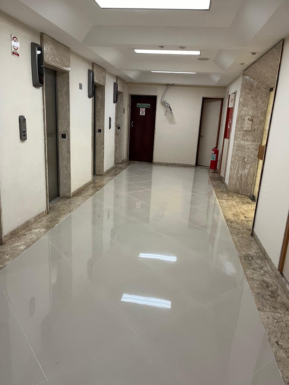 Sala Comercial à Venda no Centro do RJ – Andar Inteiro