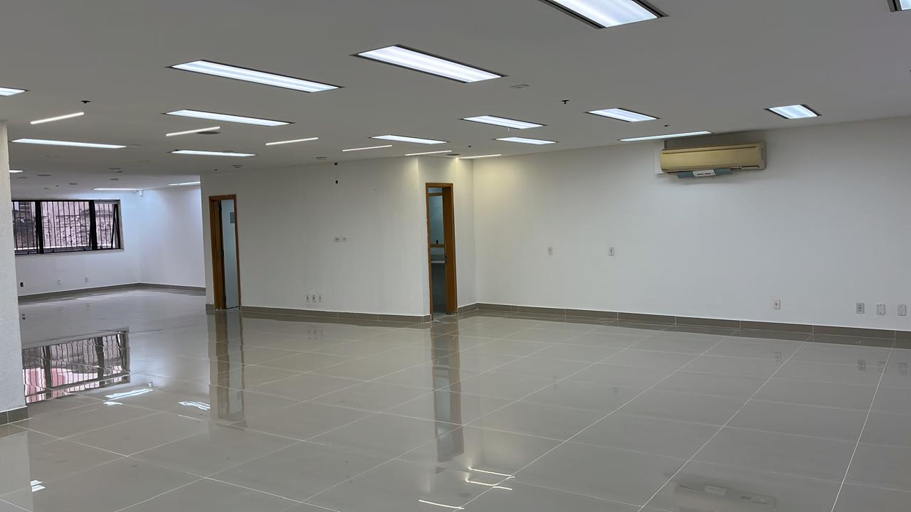 Sala Comercial à Venda no Centro do RJ – Andar Inteiro