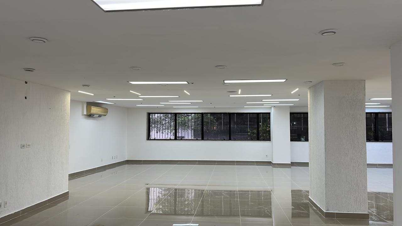 Sala Comercial à Venda no Centro do RJ – Andar Inteiro