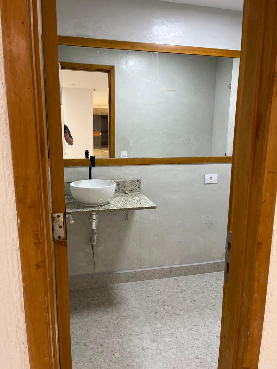 Sala Comercial à Venda no Centro do RJ – Andar Inteiro