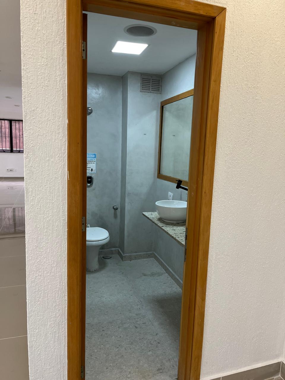 Sala Comercial à Venda no Centro do RJ – Andar Inteiro